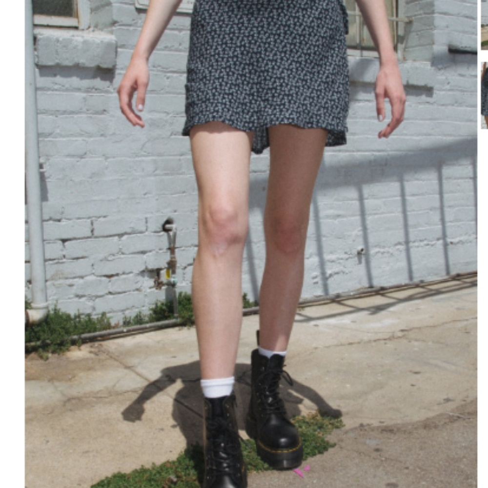Brandy Melville Genevieve Skirt